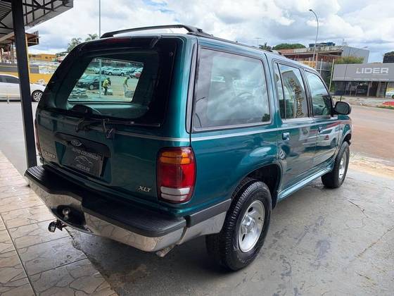 FORD EXPLORER 4.0 XLT 4X4 V6 GASOLINA 4P AUTOMÁTICO FORD EXPLORER 4.0 XLT 4X4 V6 GASOLINA 4P AUTOMÁTICO